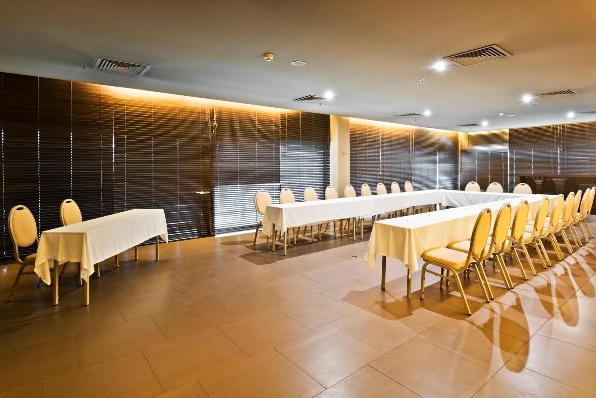 Golden Tulip Sao Joao Da Madeira Hotel Extérieur photo